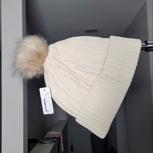 🍋 Lululemon Cable Knit Pom Beanie *NWT*